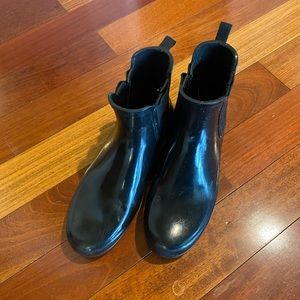 Short black HUNTER boots